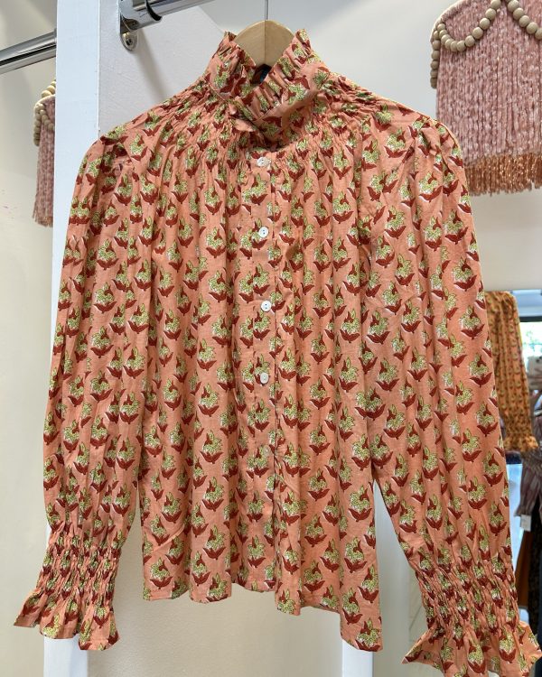 Blusa Calcuta Hindú Coral Suave Cuello Fruncido